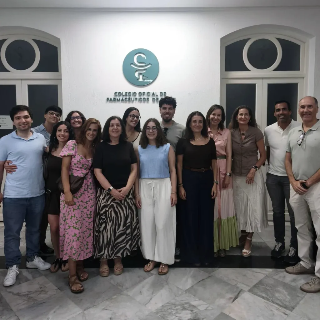 La directora científixa de INiBICA da la bienvenida a los residentes de Farmacia Hospitalaria en Cádiz